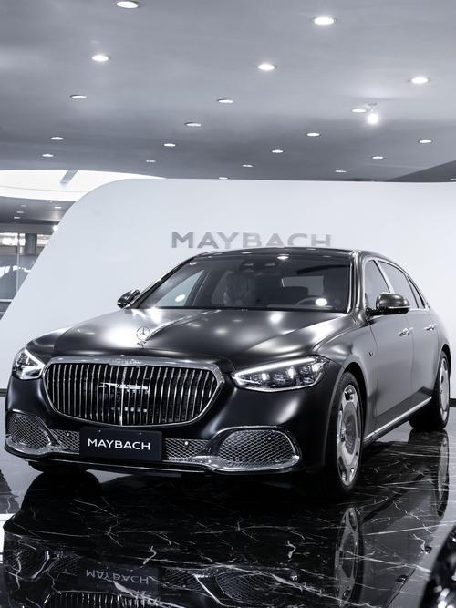 成都36岚图汽车的售后服务让用户无忧出行，迈巴赫未来的豪华车趋势